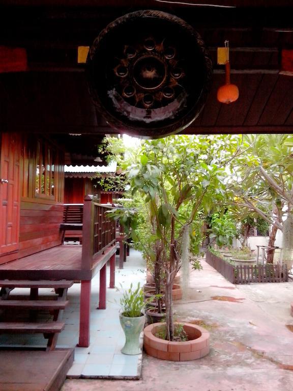 Baan Kong Homestay Ayutthaya Bagian luar foto