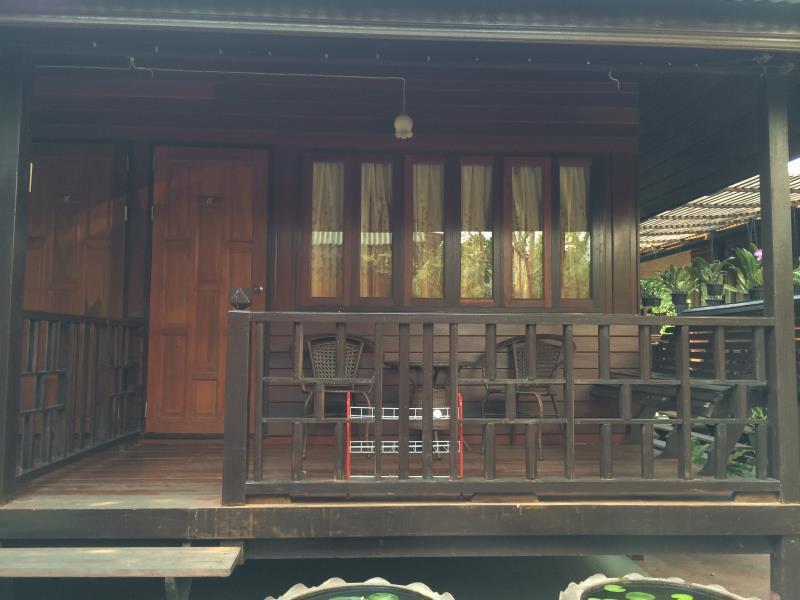 Baan Kong Homestay Ayutthaya Bagian luar foto