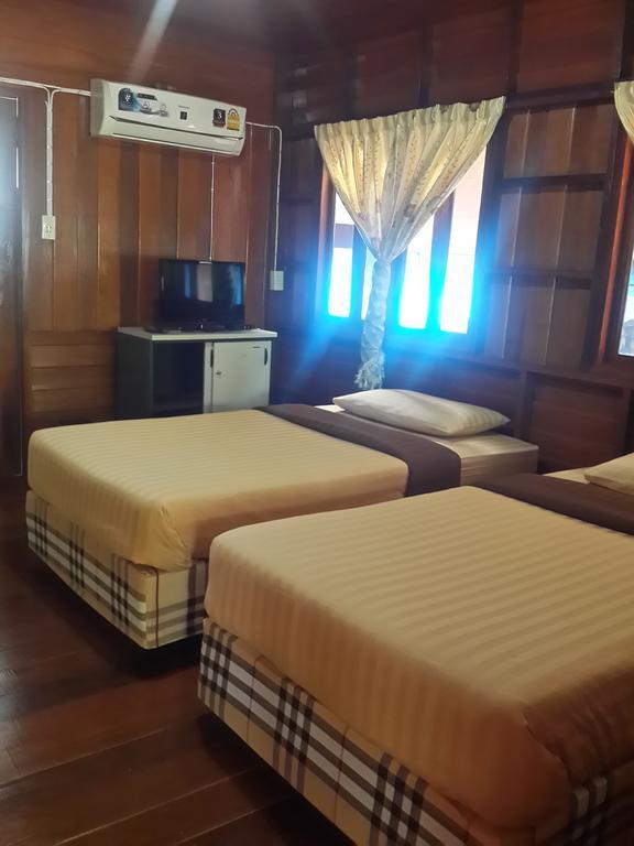 Baan Kong Homestay Ayutthaya Bagian luar foto
