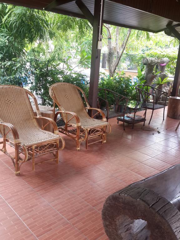 Baan Kong Homestay Ayutthaya Bagian luar foto