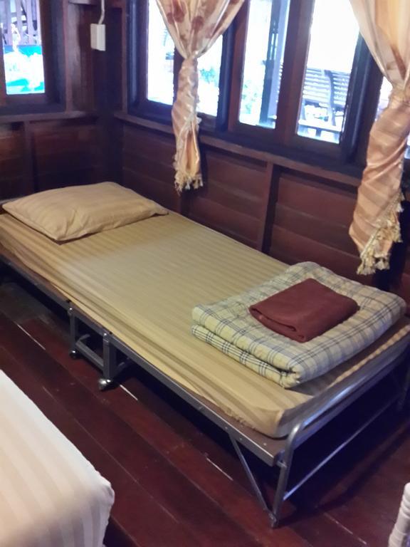 Baan Kong Homestay Ayutthaya Bagian luar foto