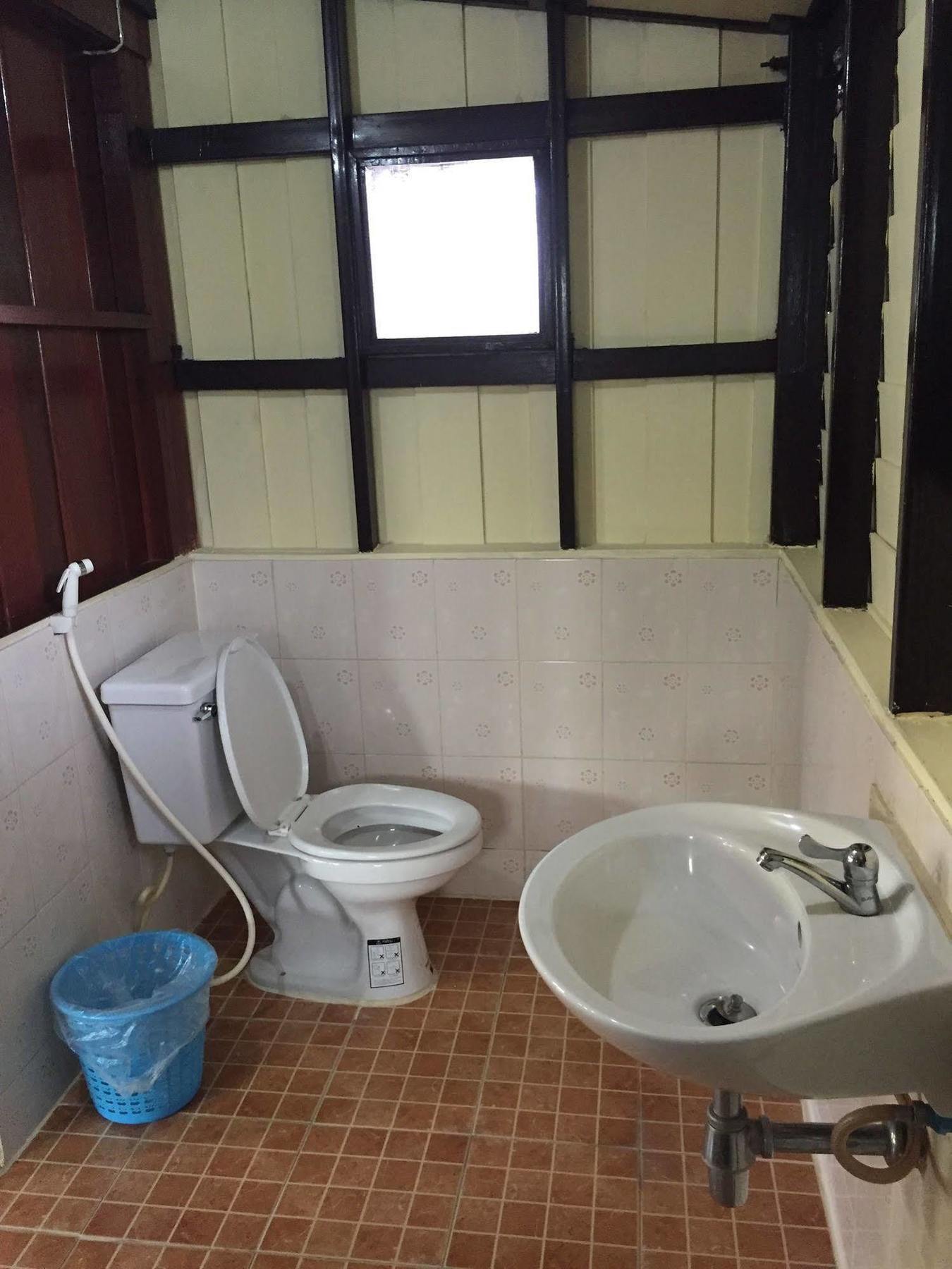 Baan Kong Homestay Ayutthaya Bagian luar foto