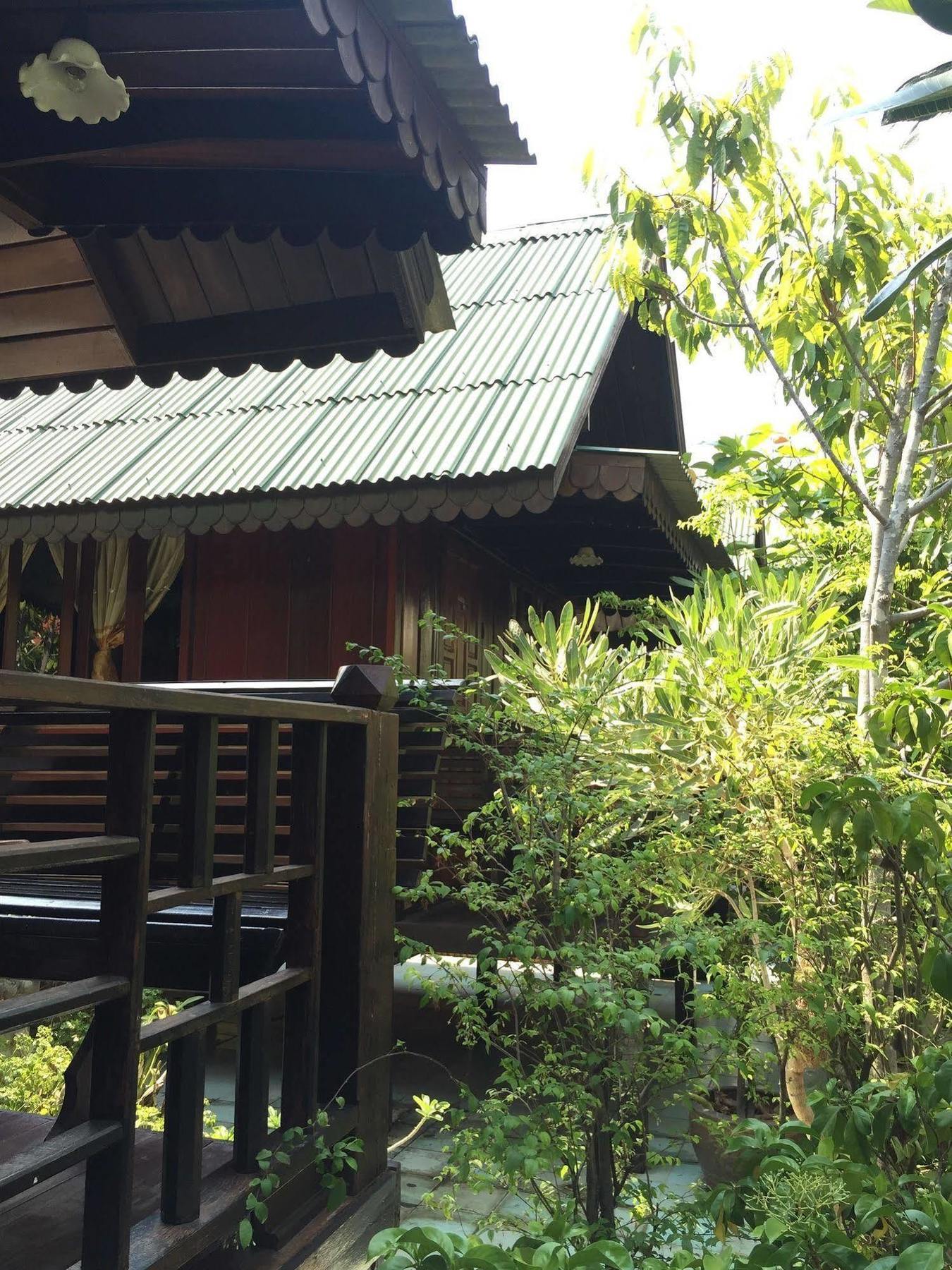 Baan Kong Homestay Ayutthaya Bagian luar foto