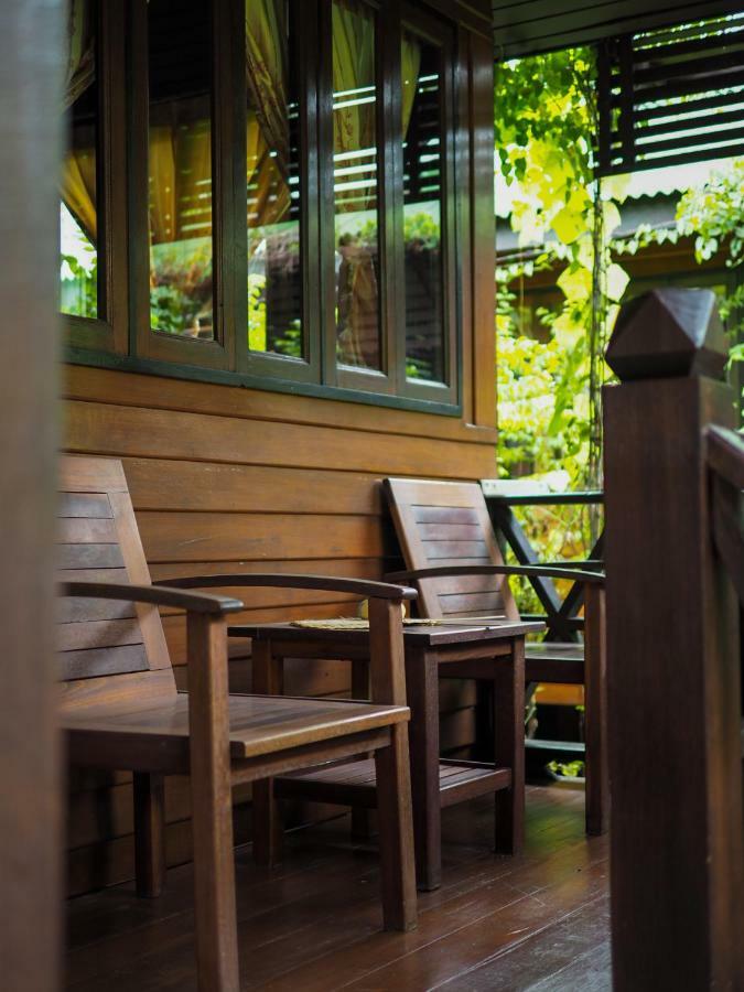 Baan Kong Homestay Ayutthaya Bagian luar foto