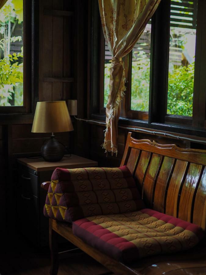 Baan Kong Homestay Ayutthaya Bagian luar foto
