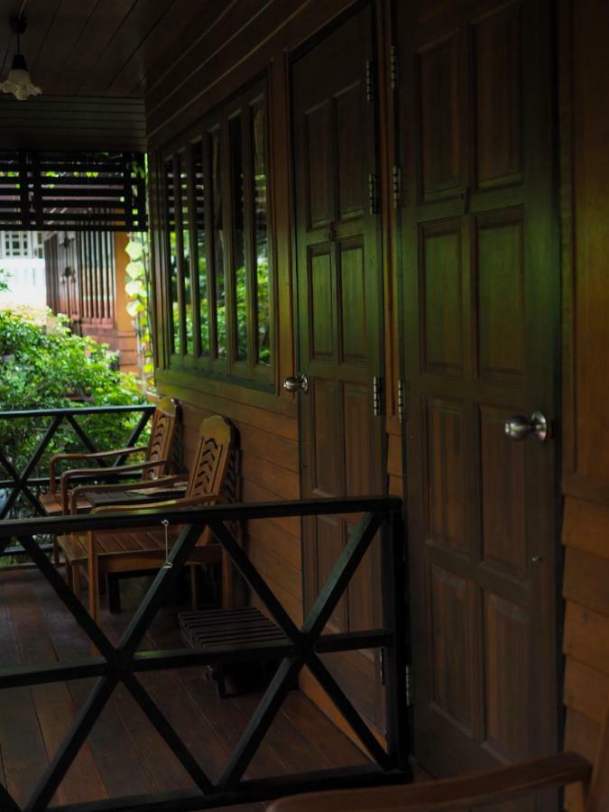 Baan Kong Homestay Ayutthaya Bagian luar foto