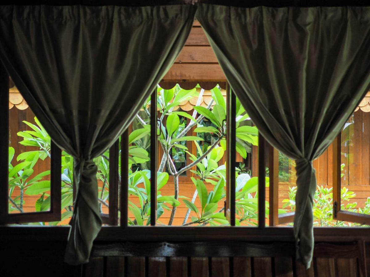 Baan Kong Homestay Ayutthaya Bagian luar foto
