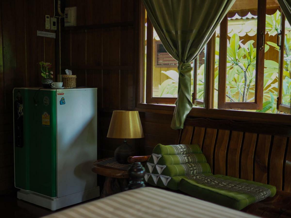 Baan Kong Homestay Ayutthaya Bagian luar foto
