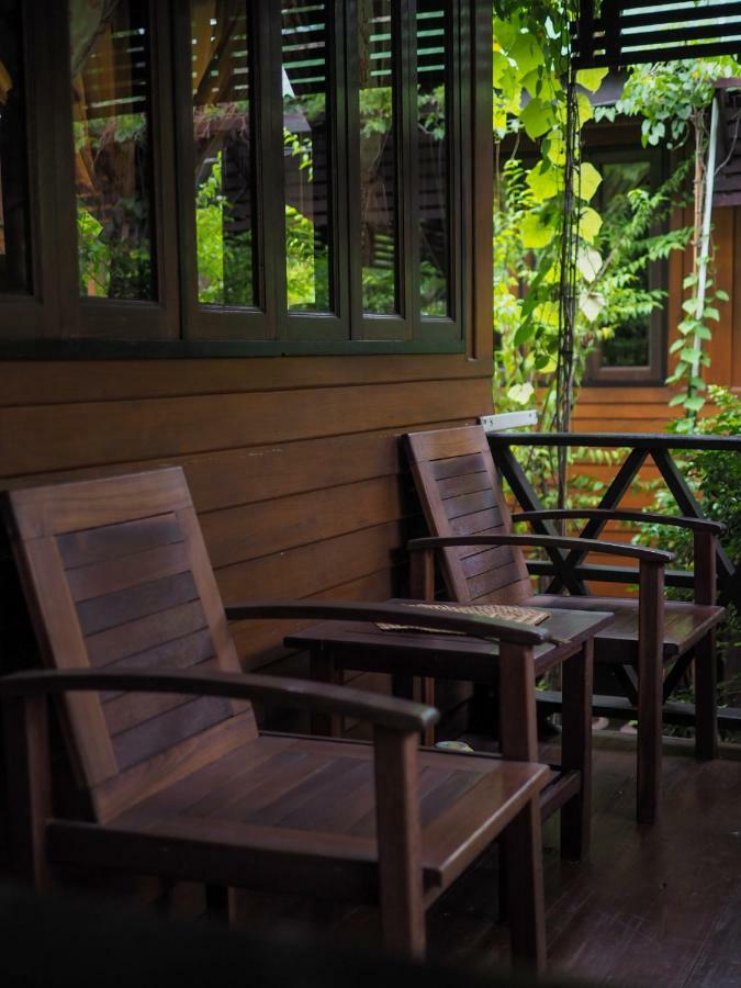 Baan Kong Homestay Ayutthaya Bagian luar foto